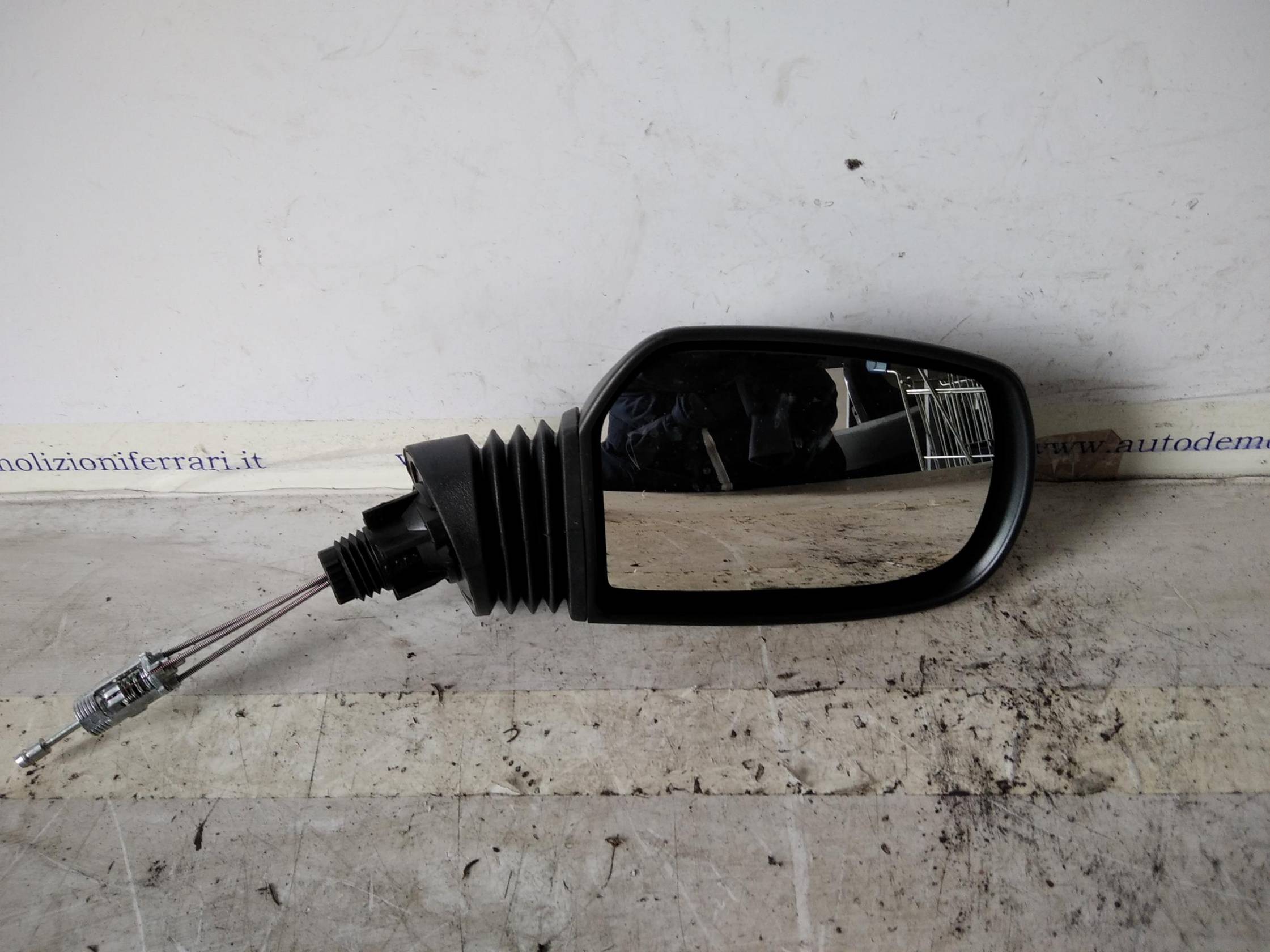 Retrovisore est. dx.